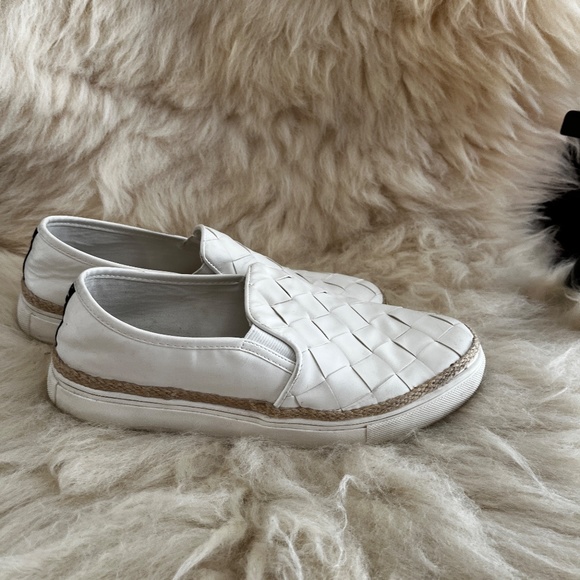 WOMEN'S JONES NY SIANA SLIP-ON SNEAKERS size 9 - Picture 1 of 6